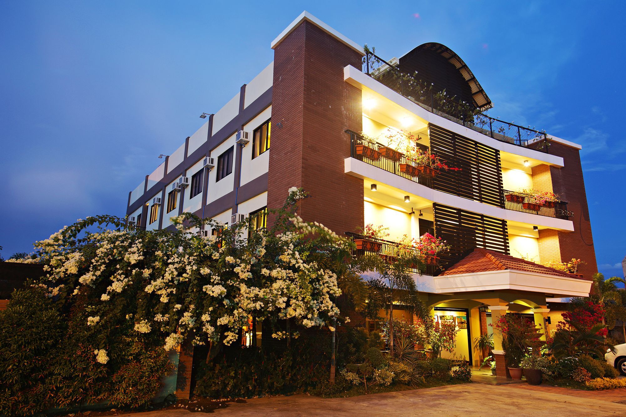 North Garden Suites Davao City 외부 사진